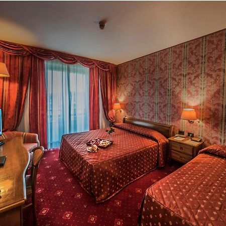 Hotel Valdarno Монтеваркі Екстер'єр фото