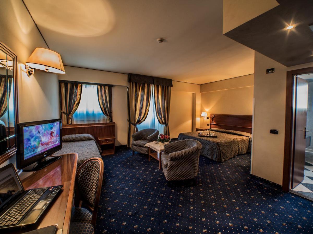 Hotel Valdarno Монтеваркі Екстер'єр фото