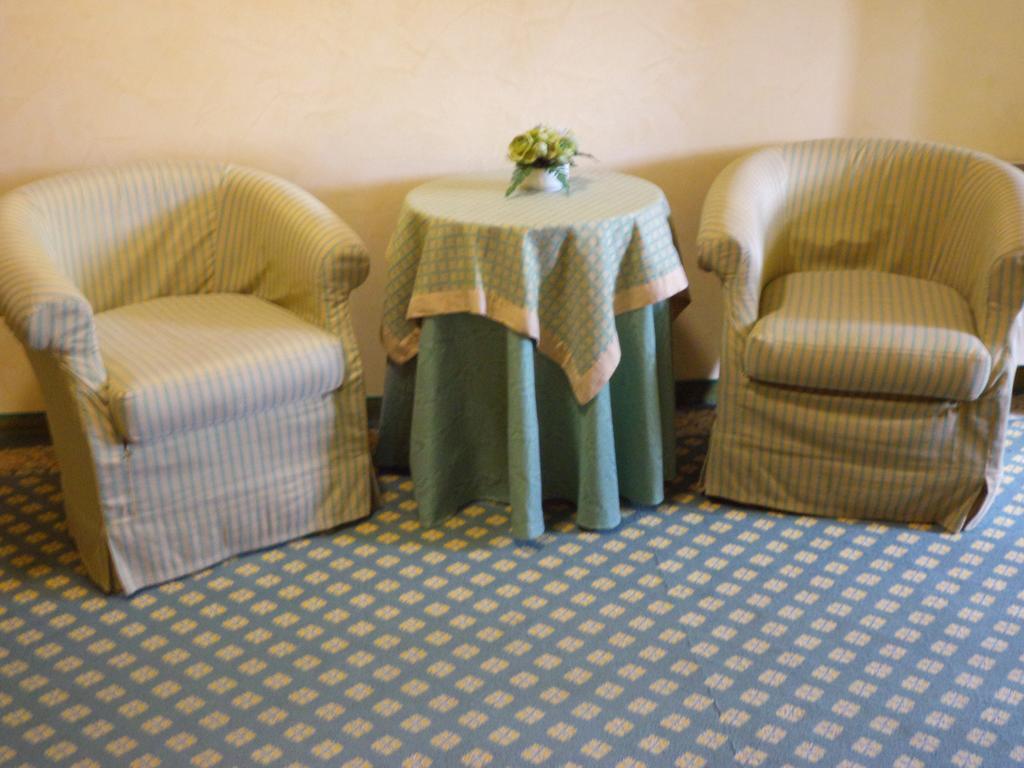 Hotel Valdarno Монтеваркі Екстер'єр фото