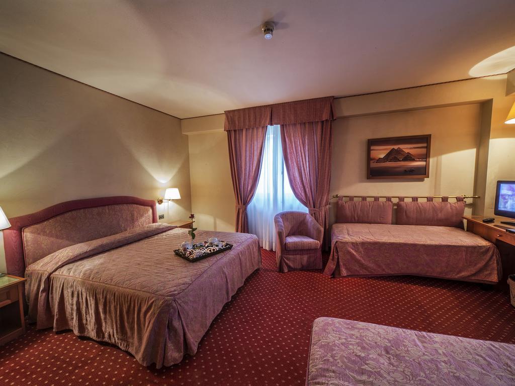 Hotel Valdarno Монтеваркі Екстер'єр фото