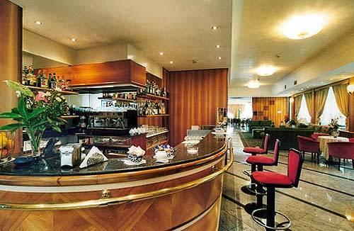 Hotel Valdarno Монтеваркі Екстер'єр фото