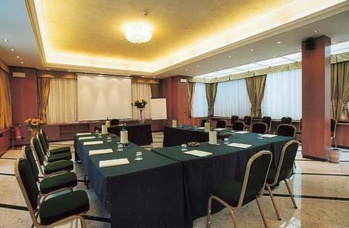 Hotel Valdarno Монтеваркі Екстер'єр фото