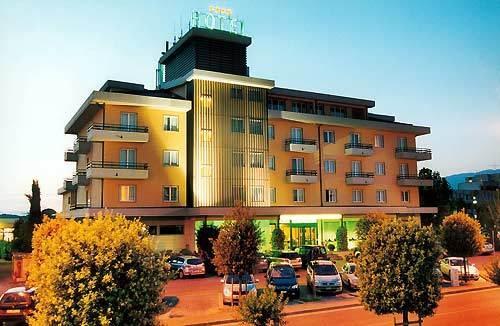 Hotel Valdarno Монтеваркі Екстер'єр фото